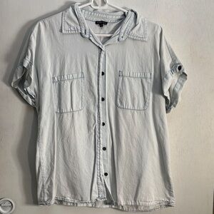 Hannah Light Blue Short-Sleeve Button-Down Shirt